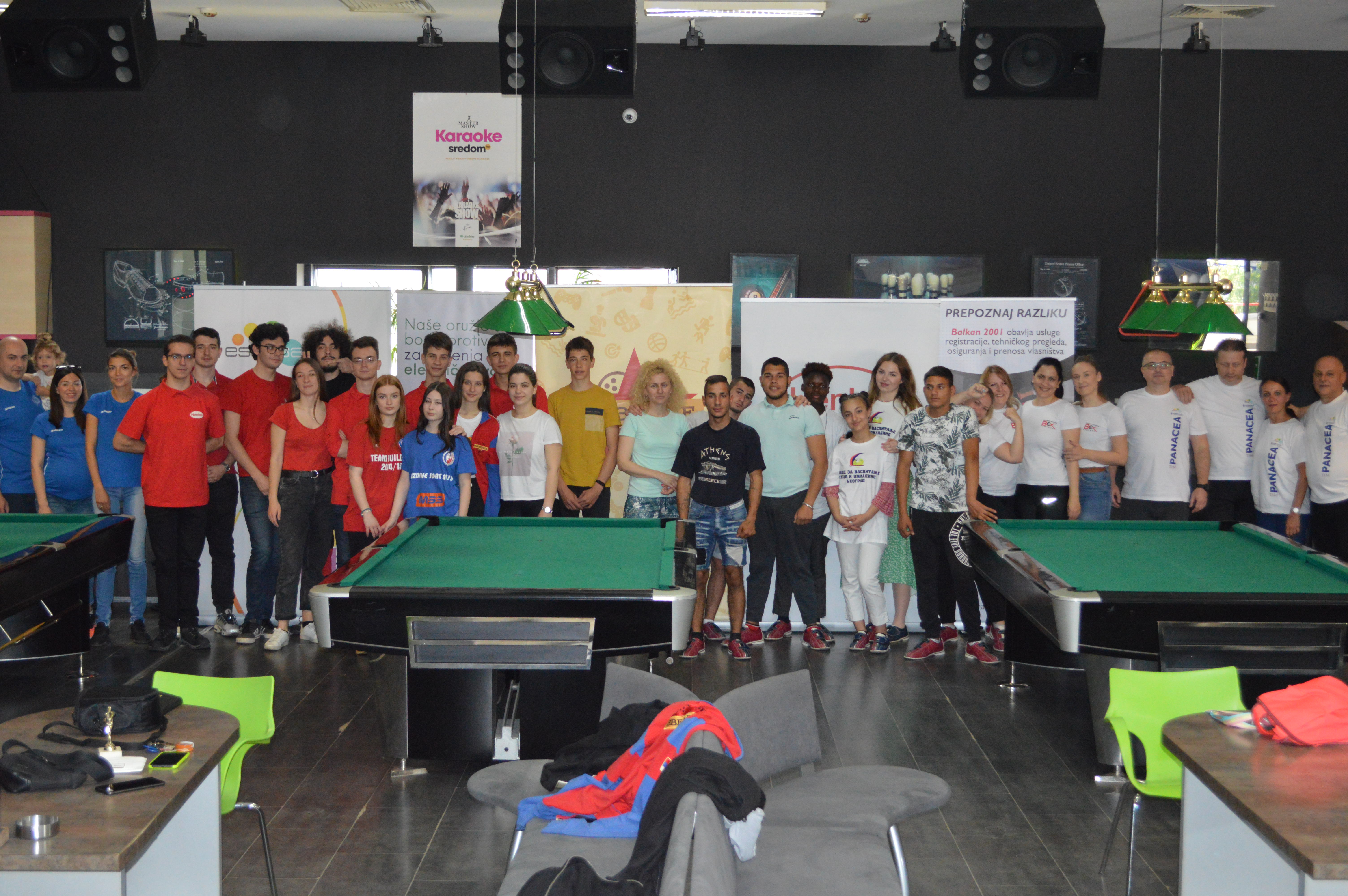 Takmičenje u kuglanju team building u Beogradu Zvezdine igre