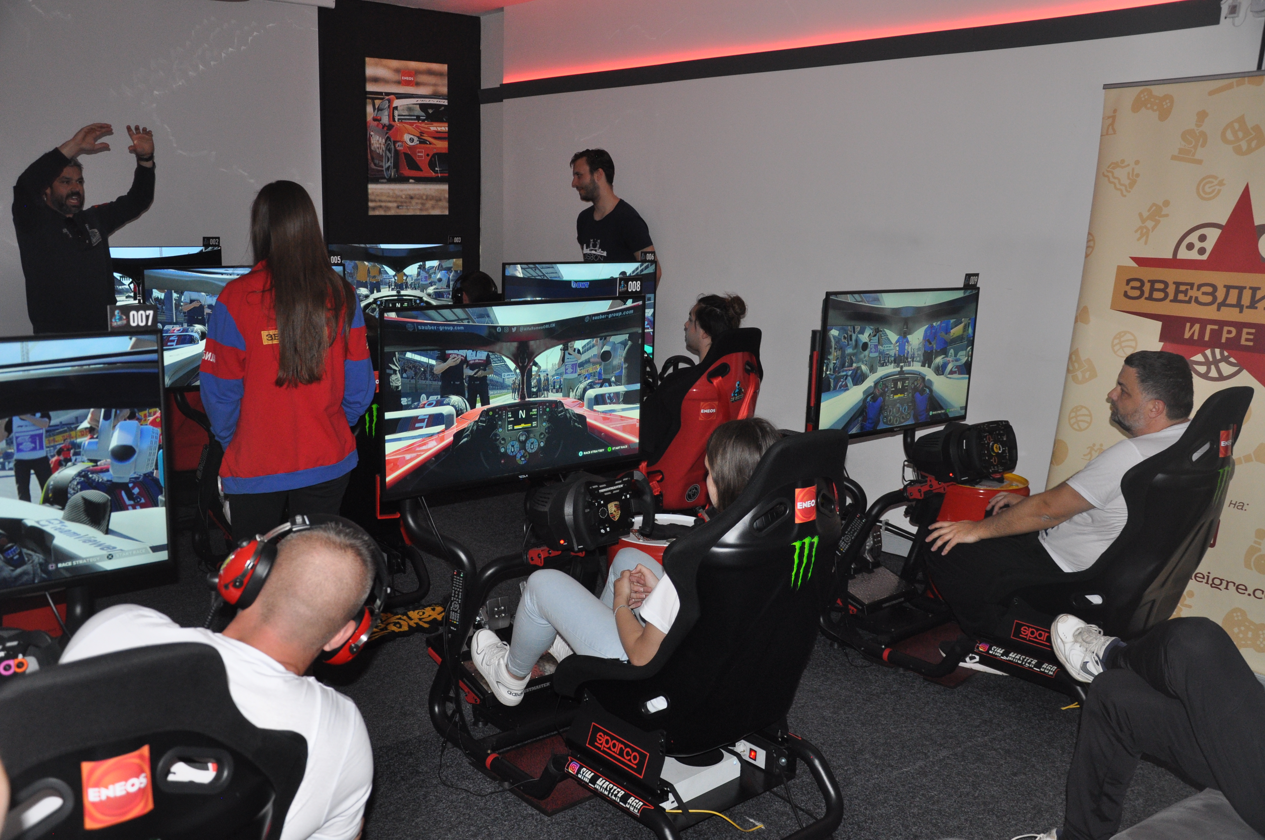 Team building u Beogradu i Srbiji Vožnja simulatora F1 na Zvezdinim igrama
